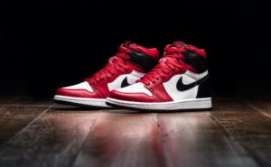 8月6日 発売予定 WMNS AIR JORDAN 1 RETRO HIGH OG SATIN RED (CD0461-601)
