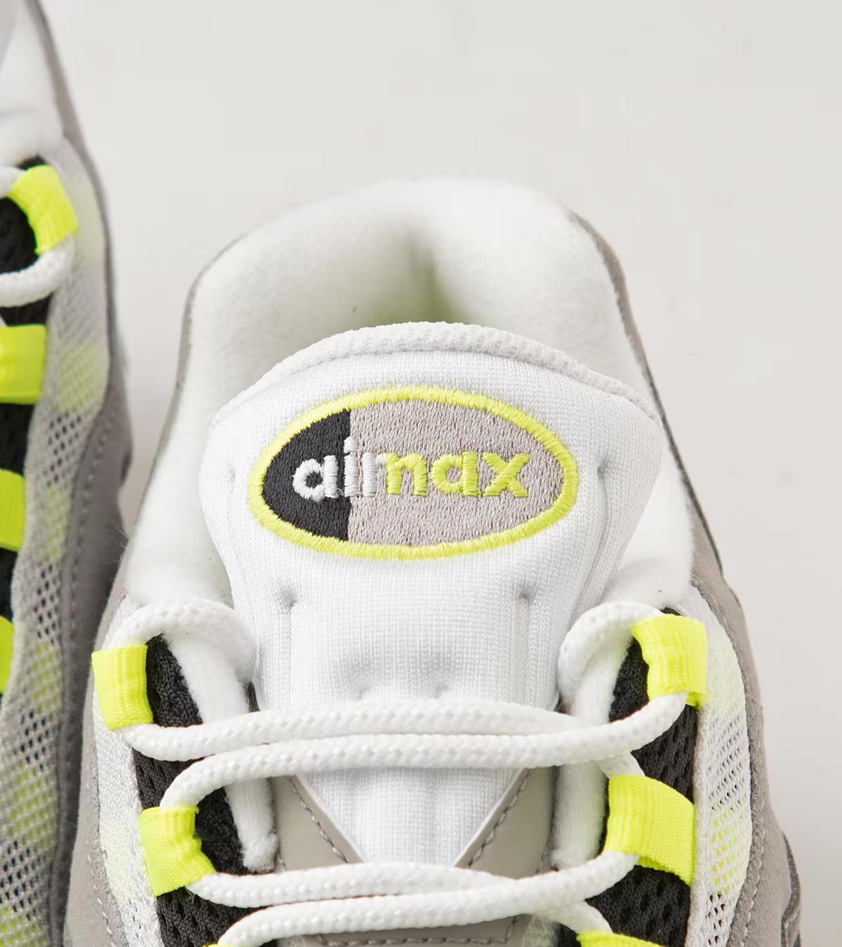 ナイキ エアマックス 95 OG ビッグバブル イエローグラデ