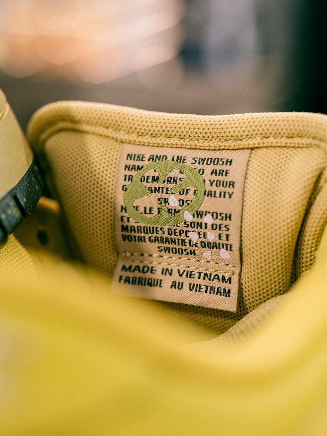 Nike SB ダンク LOW Pro Saffron Quartz タン裏の隠しグラフィック