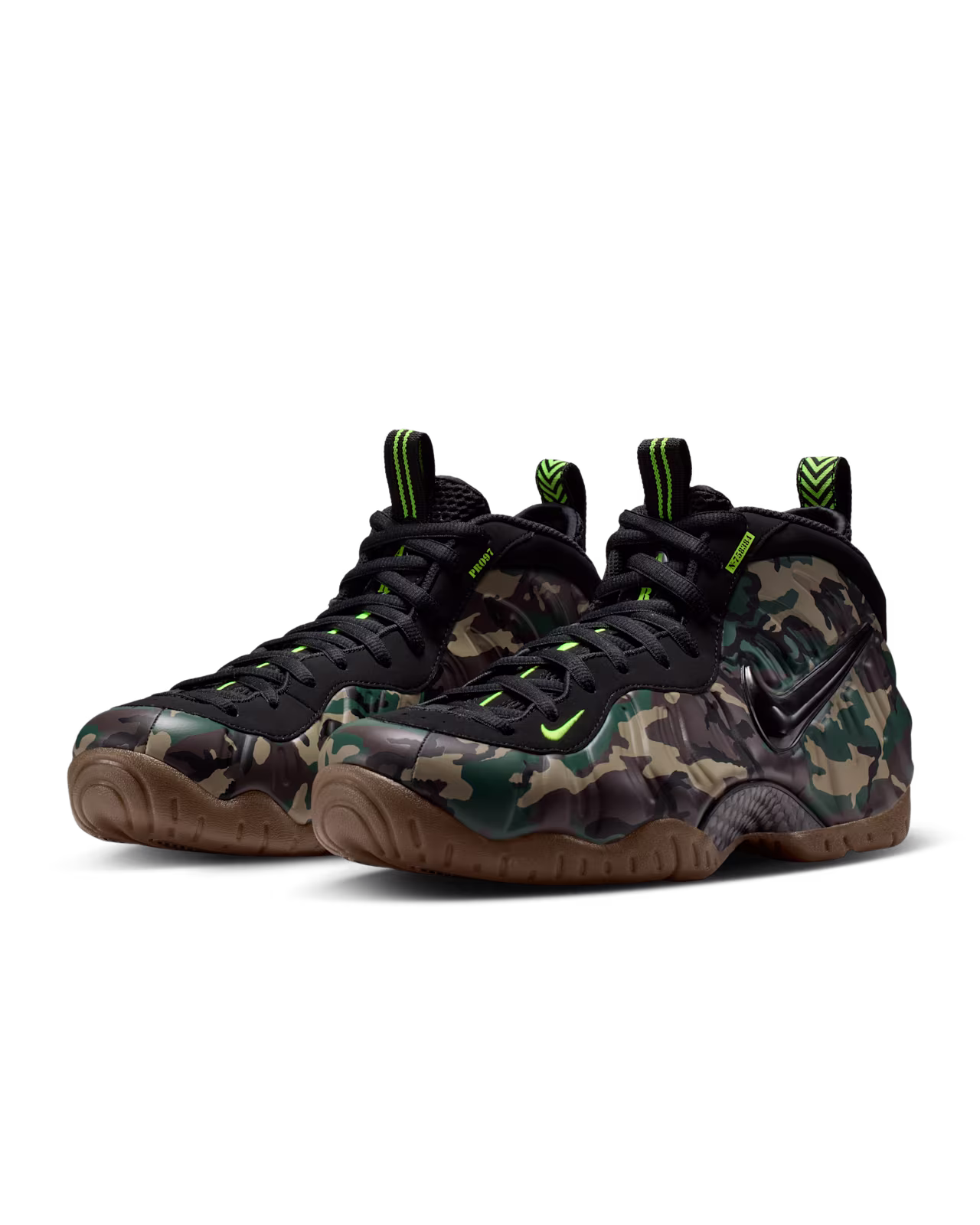Nike Air Foamposite Pro Black and Multi-Color 斜めアングル ペア