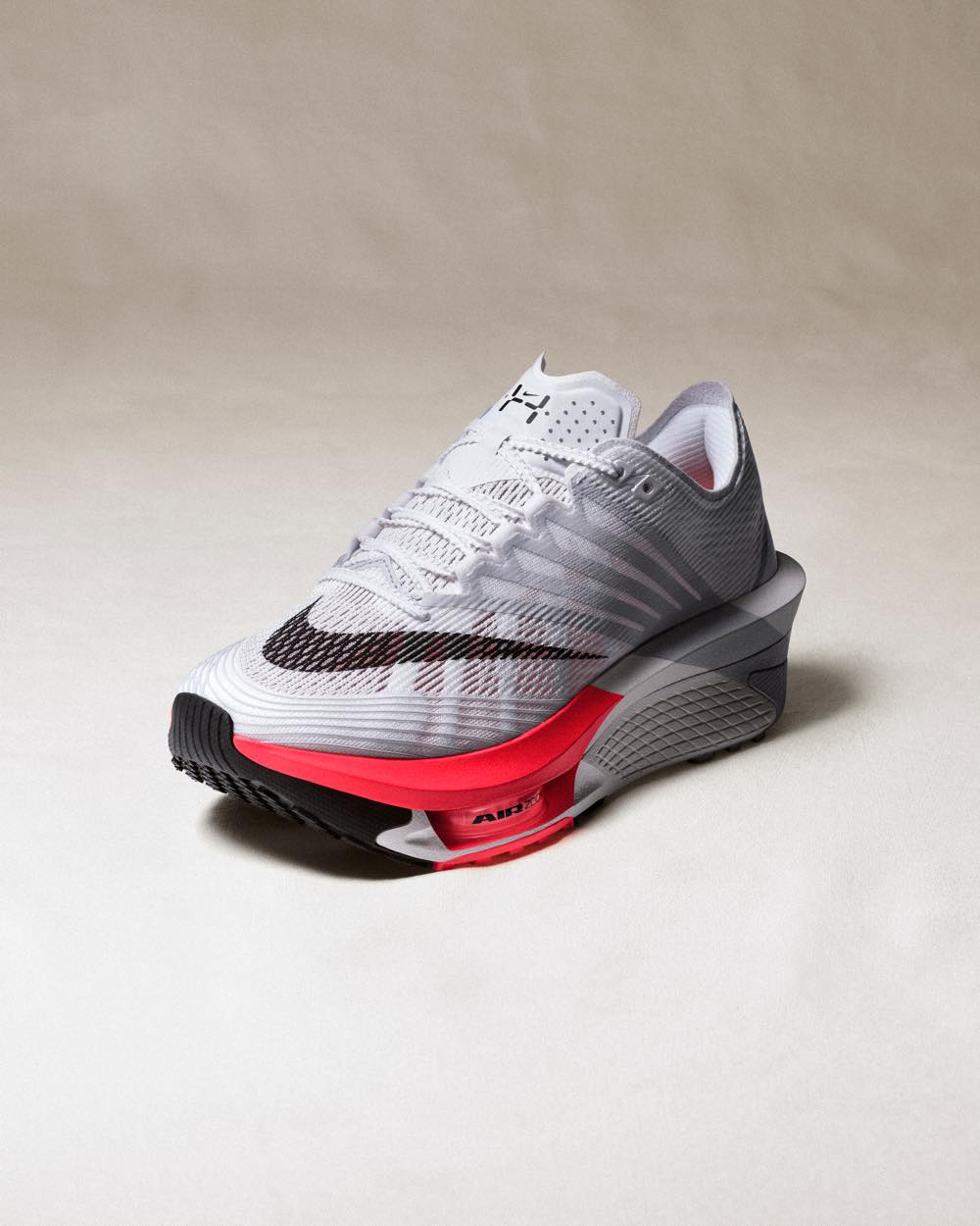 Nike Hybrid 3/4アングル