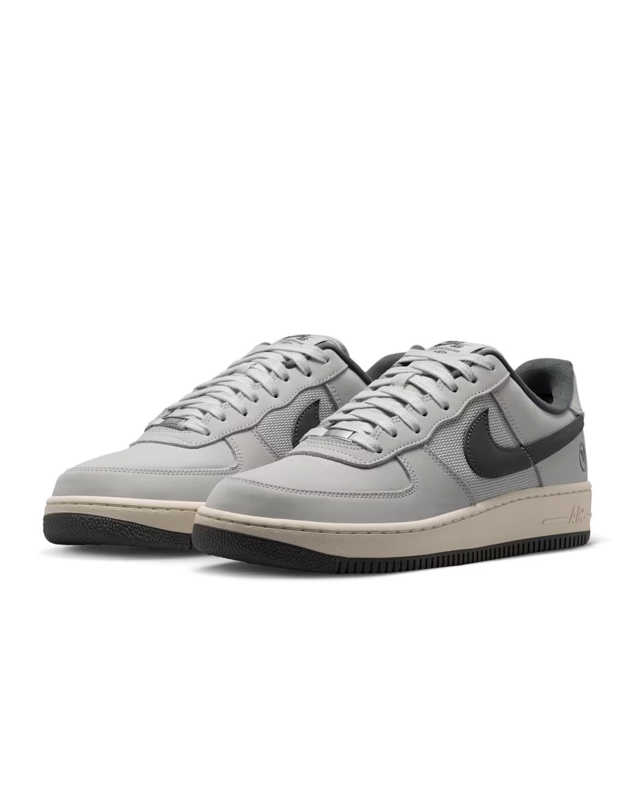 Nike SB Air Force 1 x Yuto Light Bone and Iron Grey アングルビュー